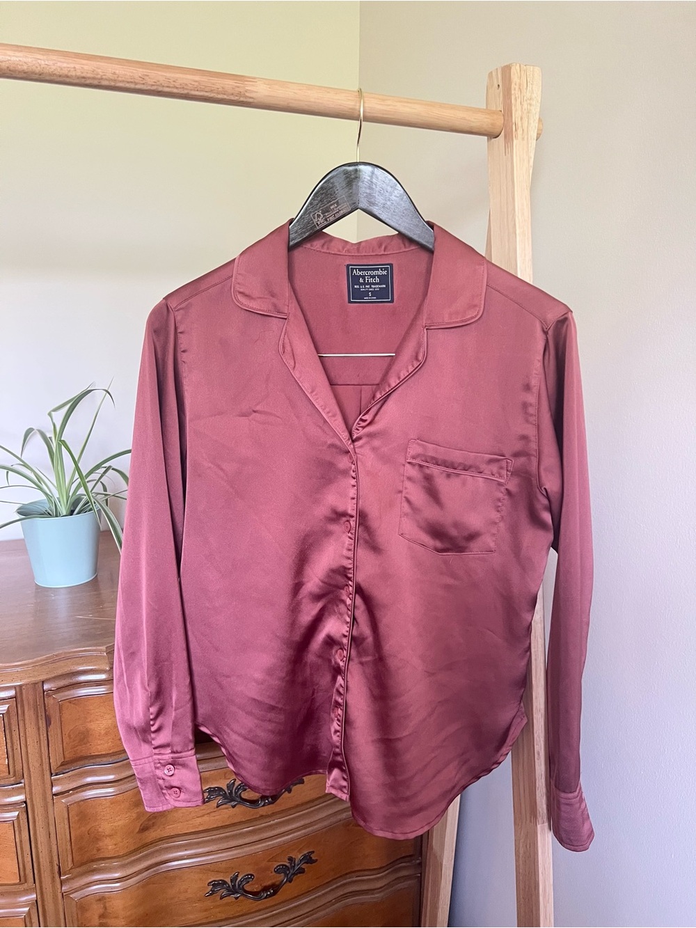 Abercrombie & Fitch Satin Button-Down Shirt in Wine